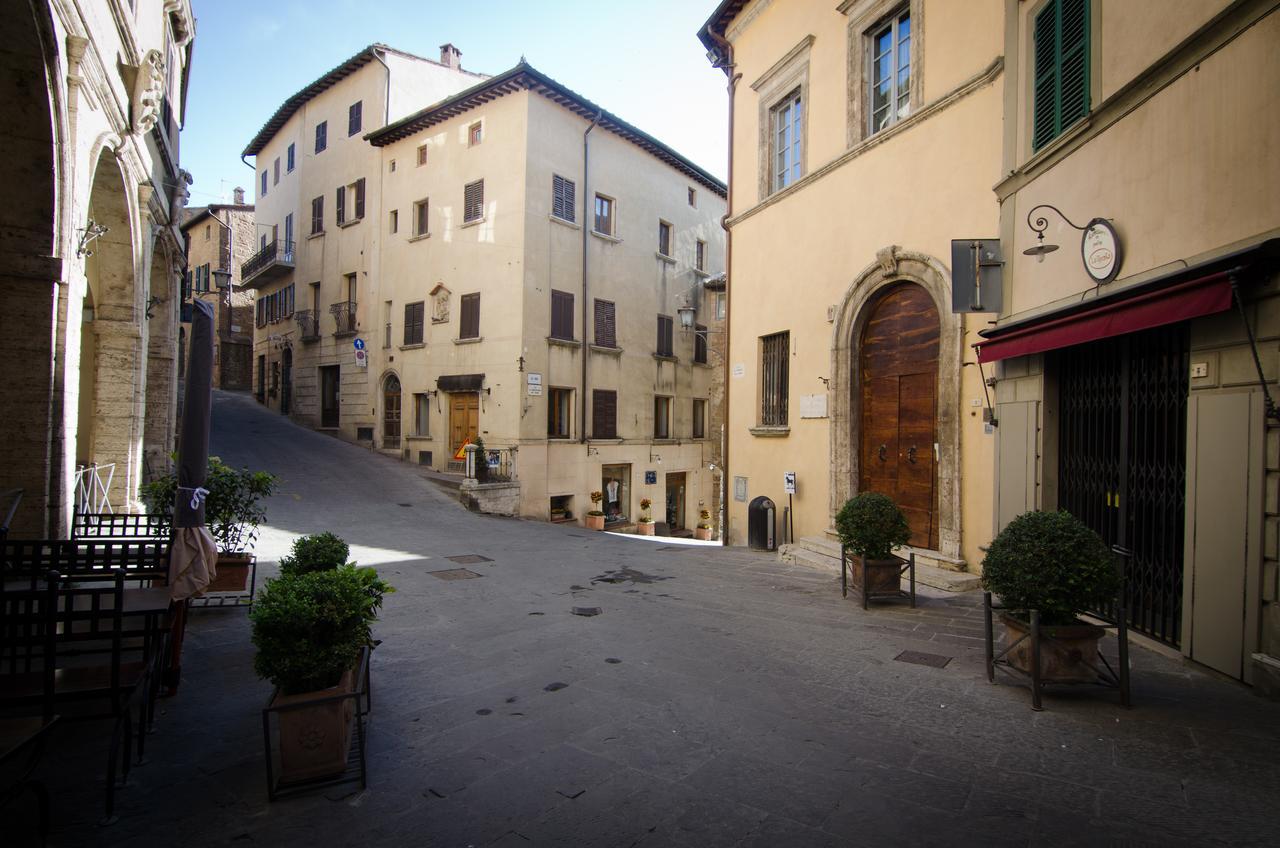 Dimora Dell'Erbe Rooms Montepulciano Stazione Esterno foto
